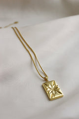 18k Gold T-Bar Chain Star Layering Set